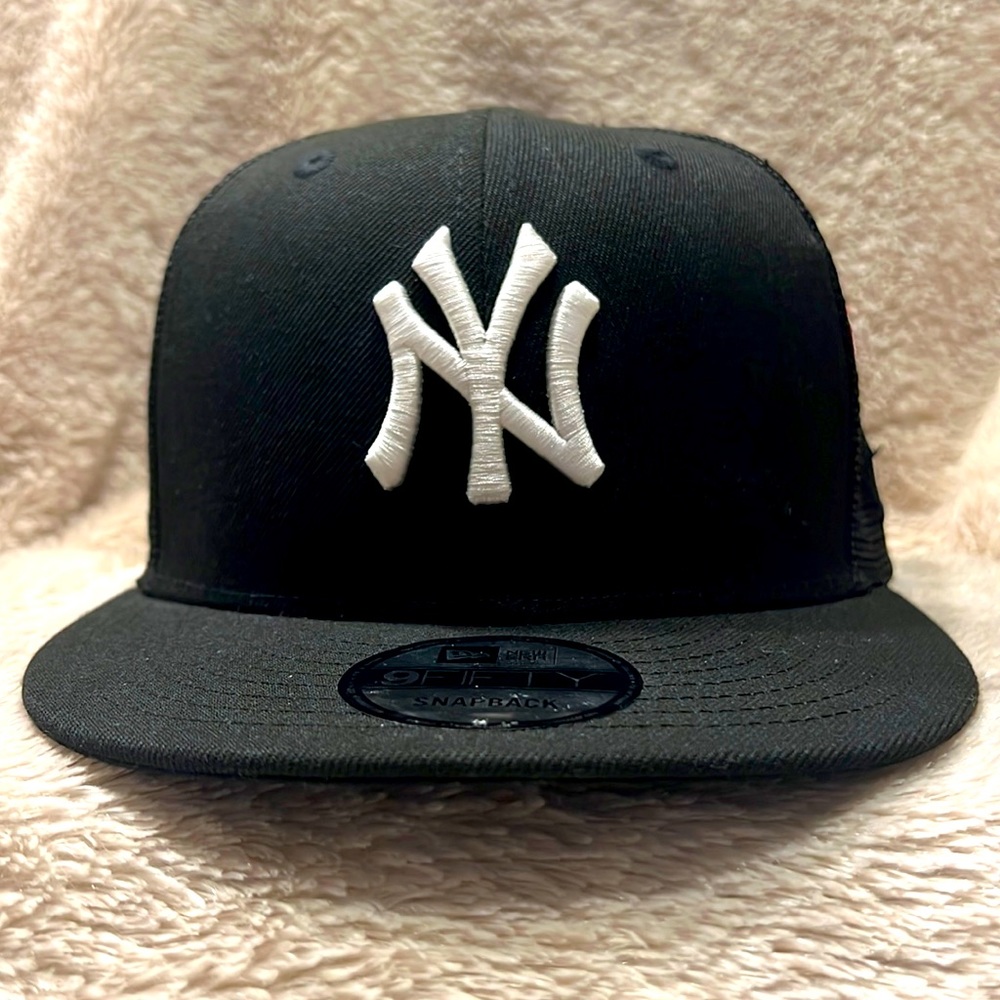 🎉HP🎉 NEW ERA Yankees Trucker Hat *Highly Sought